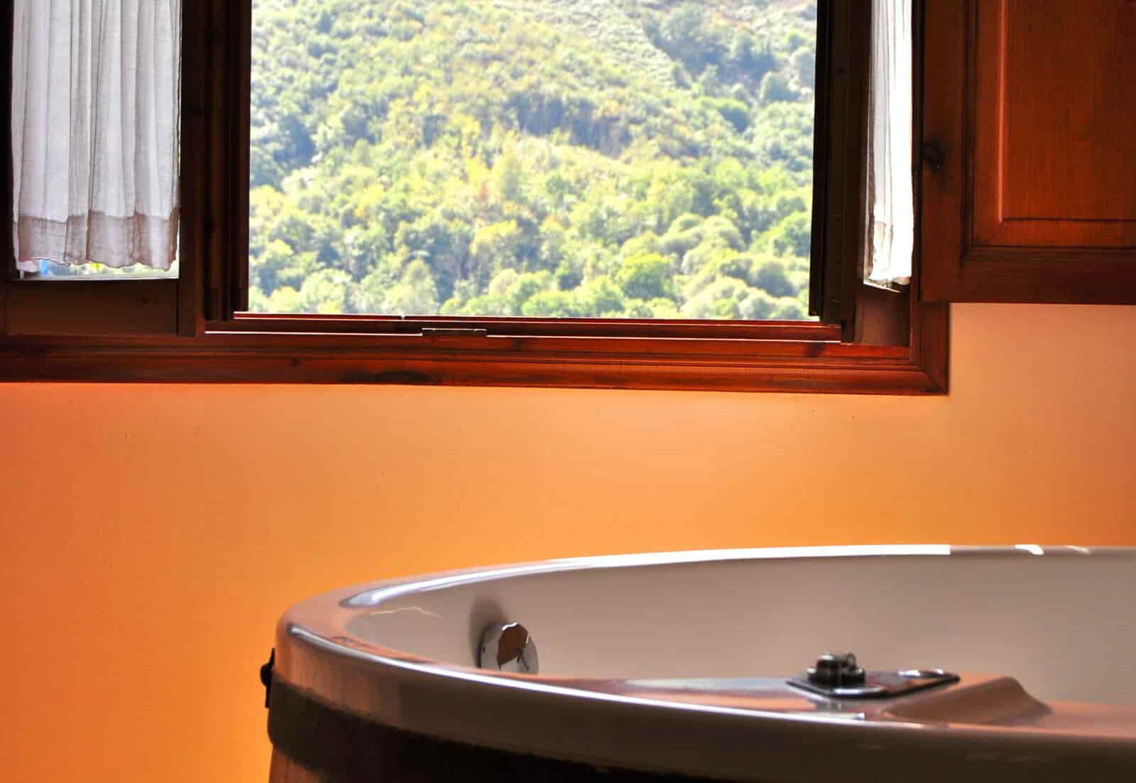 Una escapada rural a Asturias y relájate en un jacuzzi